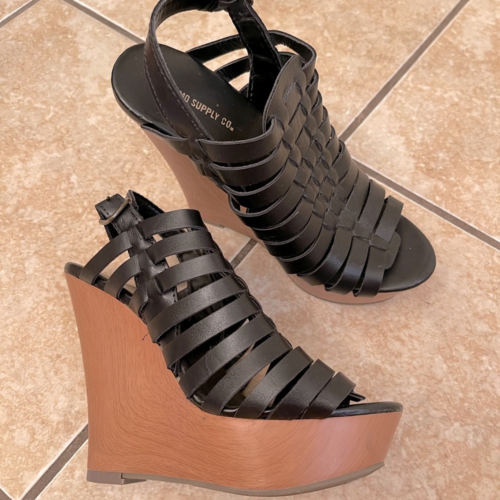 Mossimo Supply Co. strappy wedges size 6.5